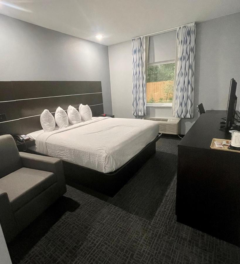 Days Inn By Wyndham Zachary La Exteriér fotografie