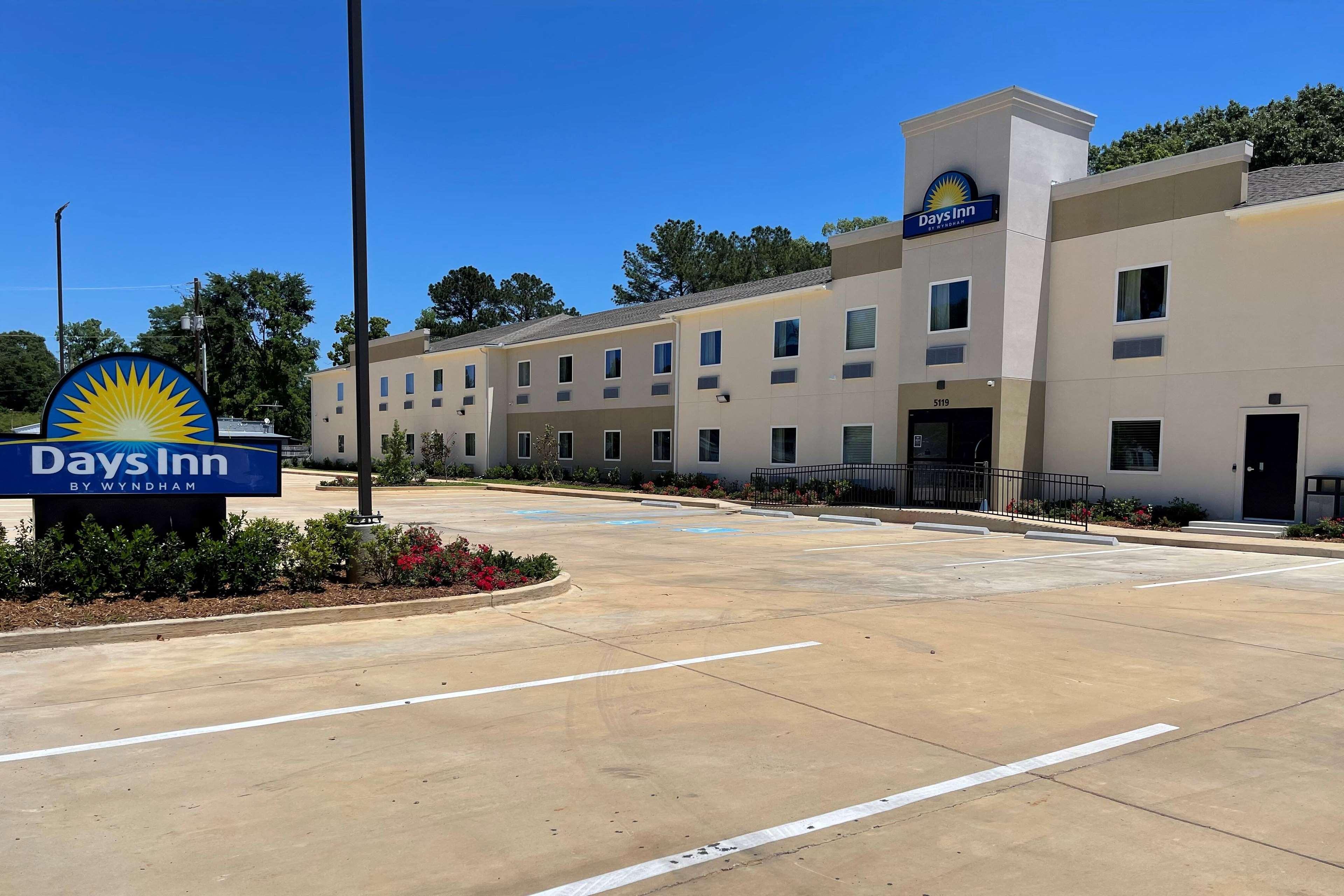 Days Inn By Wyndham Zachary La Exteriér fotografie