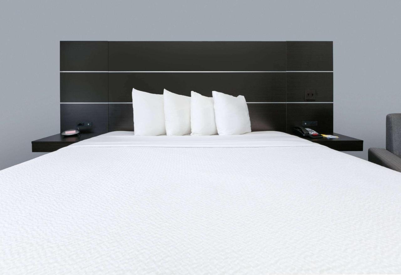 Days Inn By Wyndham Zachary La Exteriér fotografie