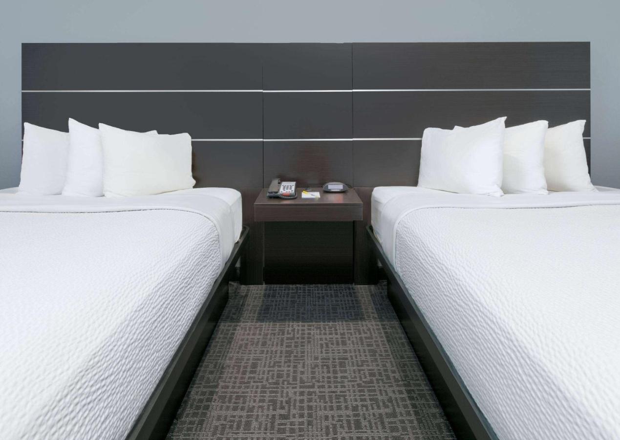 Days Inn By Wyndham Zachary La Exteriér fotografie