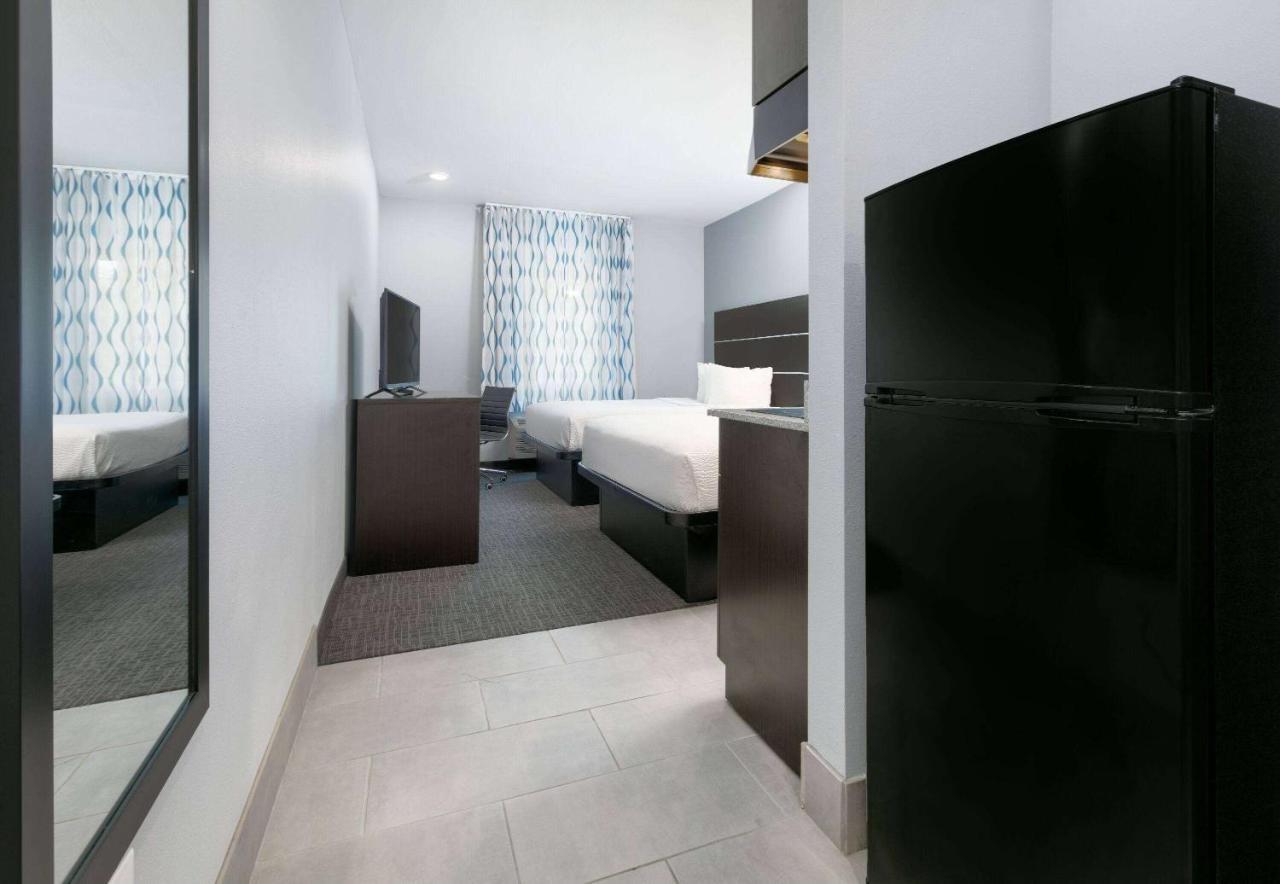 Days Inn By Wyndham Zachary La Exteriér fotografie