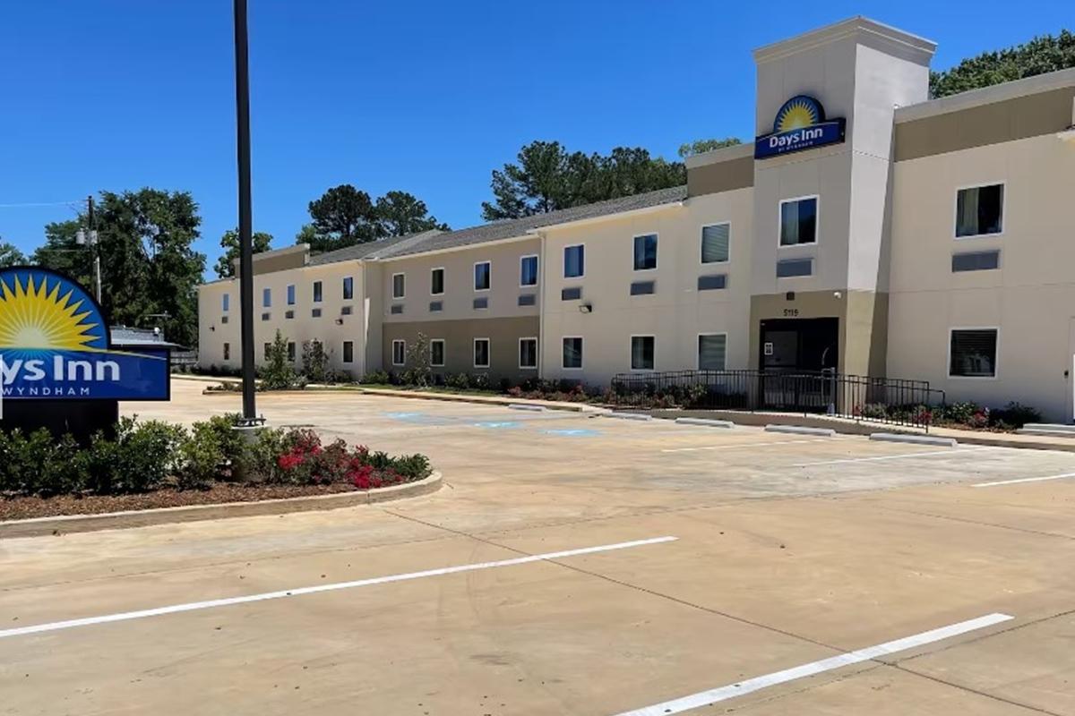 Days Inn By Wyndham Zachary La Exteriér fotografie